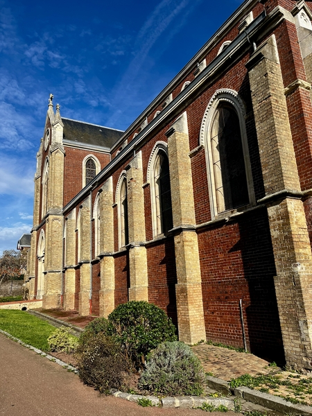 L'église Saint Éloi (Forges-les-Eaux, Normandie)