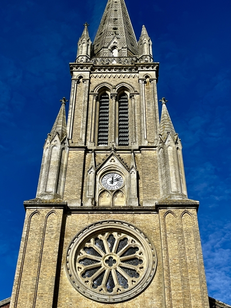 L'église Saint Éloi (Forges-les-Eaux, Normandie)