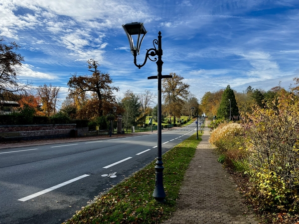 L'Avenue des Sources (Forges-les-Eaux, Normandie)